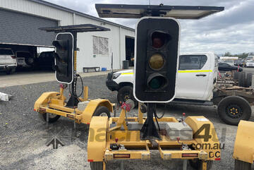 2014 Giga Signs PTL2 Single Axle Traffic Light Trailer Combination