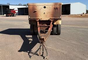 1984 WHITE BOGIE AXLE PIG TRAILER