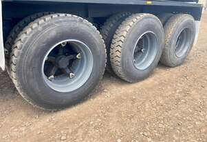 R Edwards tipping container skel