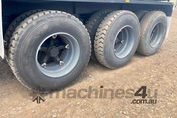 R Edwards tipping container skel