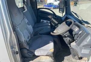 2016 Isuzu NLR 45-150 Tray Top