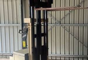 Crown 30WTF130A Pedestrian operated battery electric Walkie Stacker Forklift