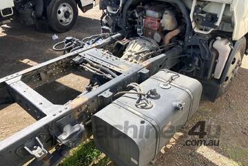 Hino 2017   300 616 Cab Chassis