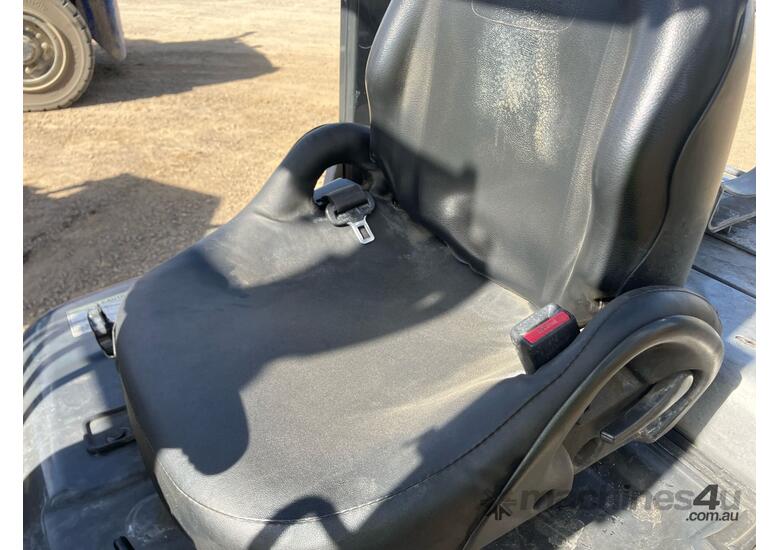 Nissan P1F1A18DU Forklift