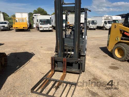 Nissan P1F1A18DU Forklift