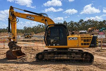 Jcb   JS240LC Excavator