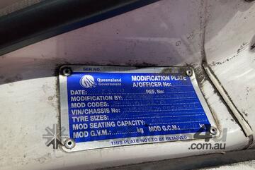 2010 Nissan UD PKC37A Curtainsider Day Cab