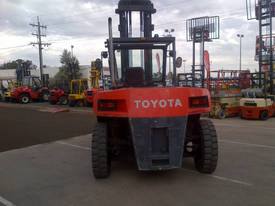 10 ton TOYOTA FORKLIFT WITH THE LOT  - picture0' - Click to enlarge