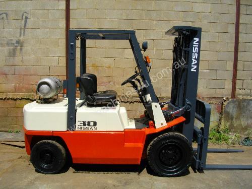 caption Nissan 3.0 Tonne forklift