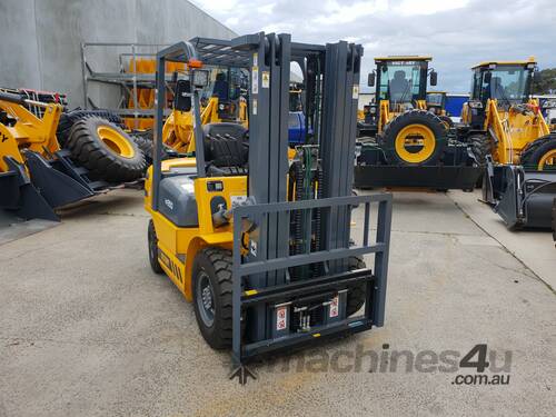 caption Victory VF25D Diesel Forklift