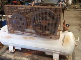 AIR COMPRESSOR 40 CFM - picture0' - Click to enlarge