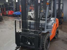 Toyota 8FD30 Diesel Forklift 4.3m Lift Late Model - picture1' - Click to enlarge