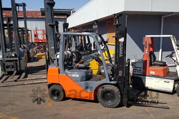 ACTIVE FORKLIFTS - TOYOTA 8FG25 LOW HOURS FRESH PAINT 4000MM LIFT