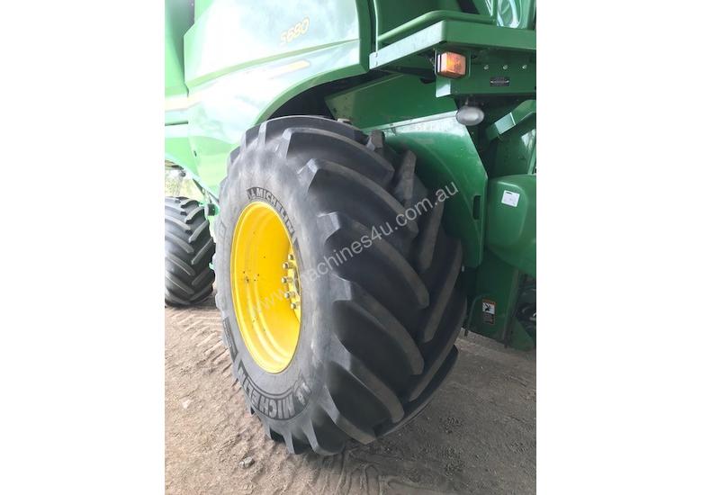 caption John Deere S680 Header(Combine) Harvester/Header