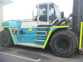 32 Tonne Forklift - picture2' - Click to enlarge