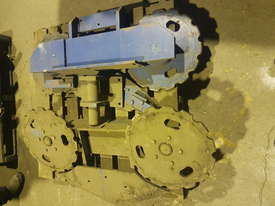 Drag/transfer chain with multiple sprockets - picture0' - Click to enlarge