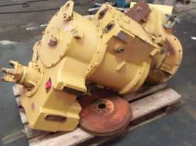 Gearbox transmission 950E/F Caterpillar Loader  - picture2' - Click to enlarge