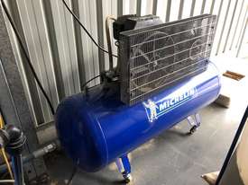 Air Compressor - Michelin - picture0' - Click to enlarge
