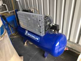 Air Compressor - Michelin - picture0' - Click to enlarge