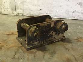 HEAD BRACKET TO SUIT 4-6T EXCAVATOR D969 - picture0' - Click to enlarge