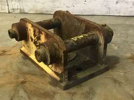 HEAD BRACKET TO SUIT 4-6T EXCAVATOR D969 - picture2' - Click to enlarge