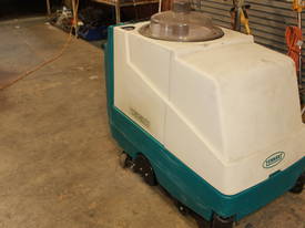 TENNANT 1550 SELF PROPELLED CARPET EXTRACTOR - picture0' - Click to enlarge