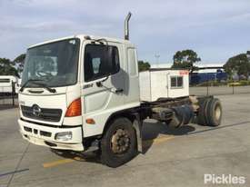 2005 Hino GH - picture2' - Click to enlarge