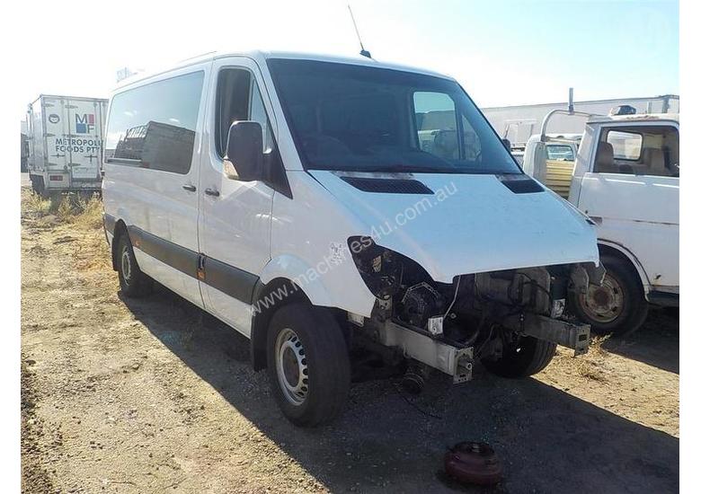 caption Mercedes-Benz Sprinter