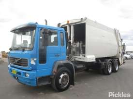 2003 Volvo FL 250 - picture2' - Click to enlarge