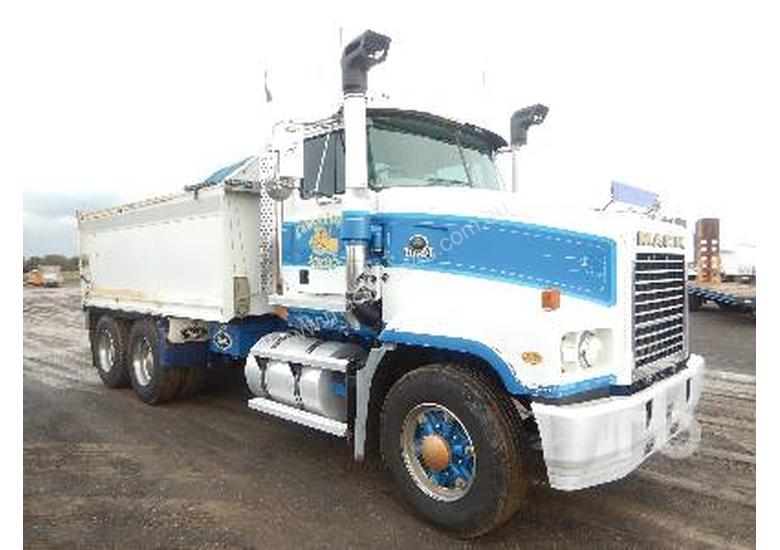 caption MACK CL688RS Tipper Truck (T/A)