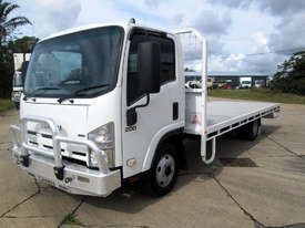 Isuzu NNR200 Tray Truck - picture0' - Click to enlarge