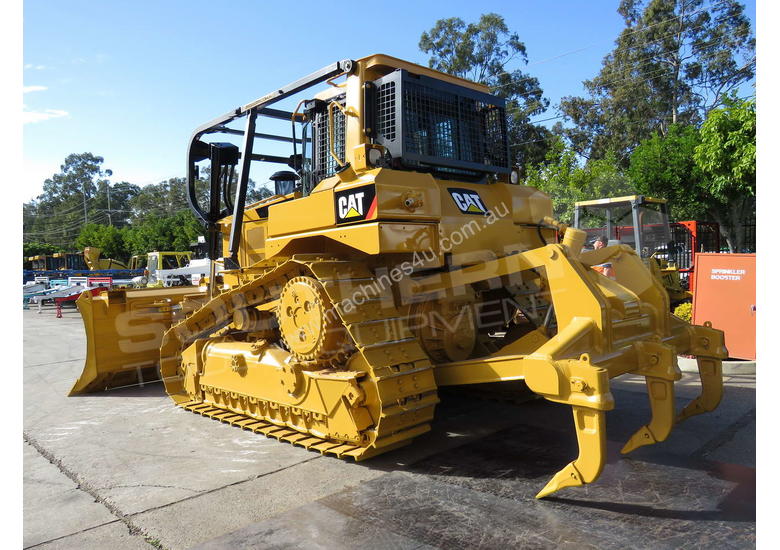 caption CATERPILLAR D6R XL Bulldozer VPAT blade DOZCATRT