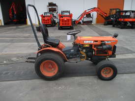 Kubota B7100 Tractor  - picture0' - Click to enlarge