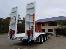 ShawX TRI AXLE TRAILER - picture2' - Click to enlarge