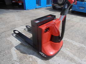 Hangcha CBD18-A Electric pallet  truck 1.8T - picture2' - Click to enlarge