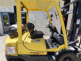 Hyster H2.5TX 2.5t 2 stage 4.55m mast  - picture0' - Click to enlarge