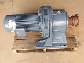 5.5 KW Sumitomo Cyclo Gear motor reduction drive with brake. Ratio : 71:1 RPM : 20 Model : HMO - 218 - picture0' - Click to enlarge
