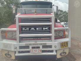 Mack  - picture0' - Click to enlarge