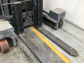 2.0T Battery Electric Sit Down Reach Truck - picture2' - Click to enlarge