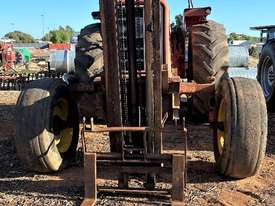 International 574 4x2 Tractor, 5697 Hrs - picture2' - Click to enlarge
