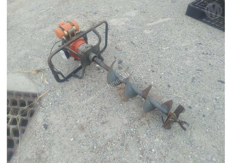 Used tanaka Tanaka Post Hole Digger 3PL Tractor Post Hole Diggers in