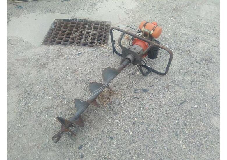 Used tanaka Tanaka Post Hole Digger 3PL Tractor Post Hole Diggers in