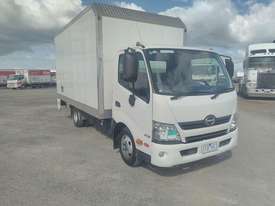 Hino 300 - picture0' - Click to enlarge