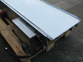 Stainless Steel Motorised Belt Conveyor - 1.4m long - picture1' - Click to enlarge