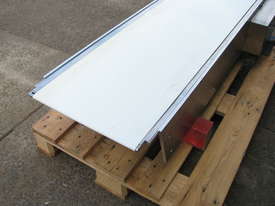 Stainless Steel Motorised Belt Conveyor - 1.4m long - picture2' - Click to enlarge