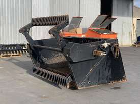 Wheel Loader Rock Picker - picture0' - Click to enlarge