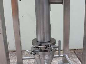Piston Pump. - picture2' - Click to enlarge