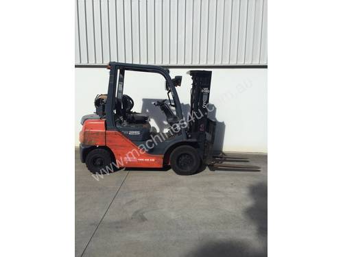 Toyota 2.5 Ton LPG forklift in good condition