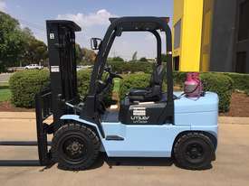 600095 - Used 3t LPG Forklift - picture0' - Click to enlarge