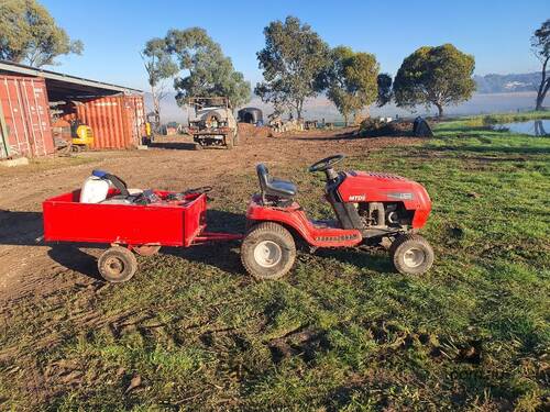 Mobile weed and spray unit